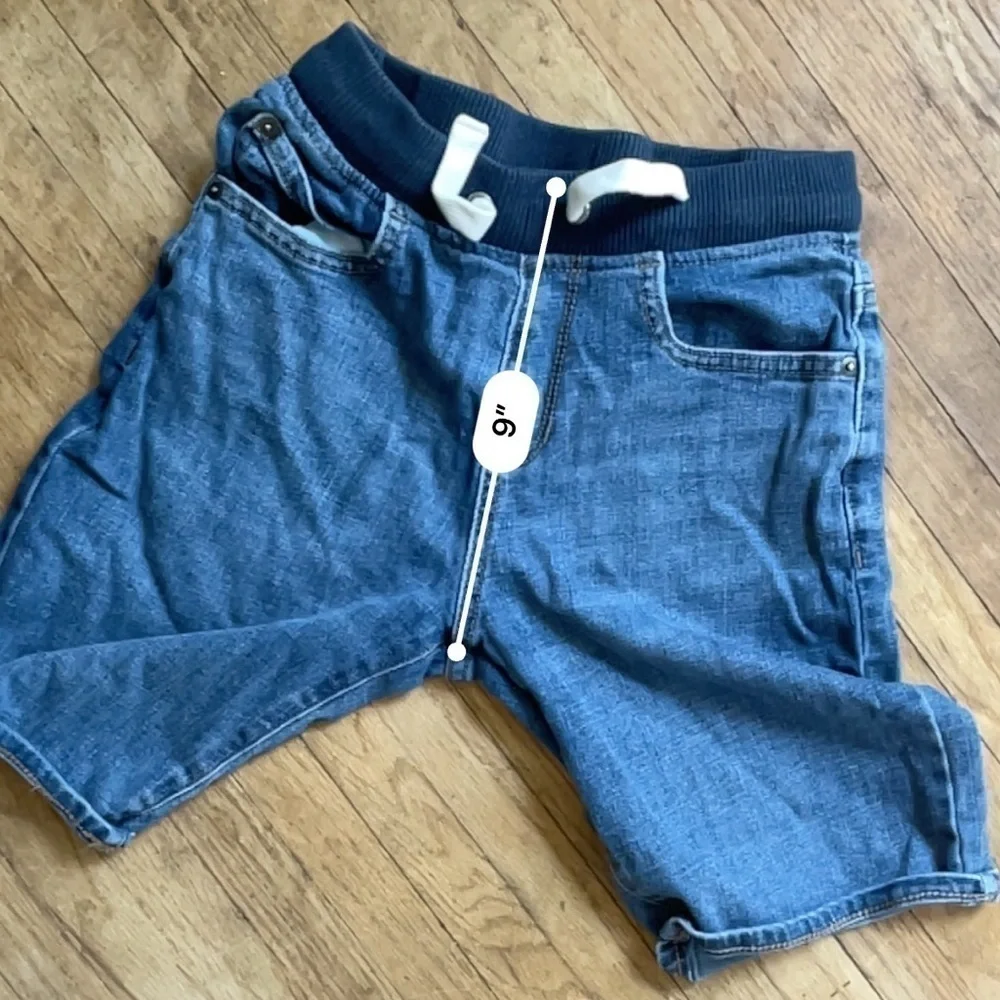 The Children’s Place Boys Size 10 Blue Denim Bermuda Shorts • Ribbed Waist • GUC